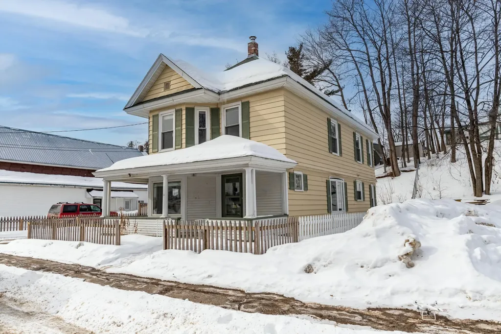 276 Penobscot Avenue Millinocket ME 04462