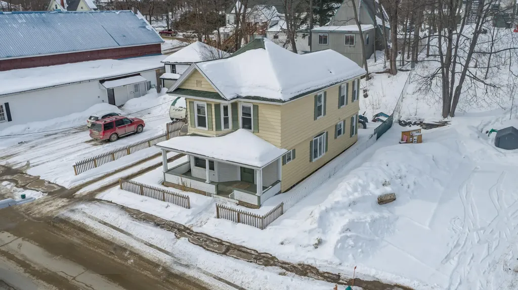 276 Penobscot Avenue Millinocket ME 04462