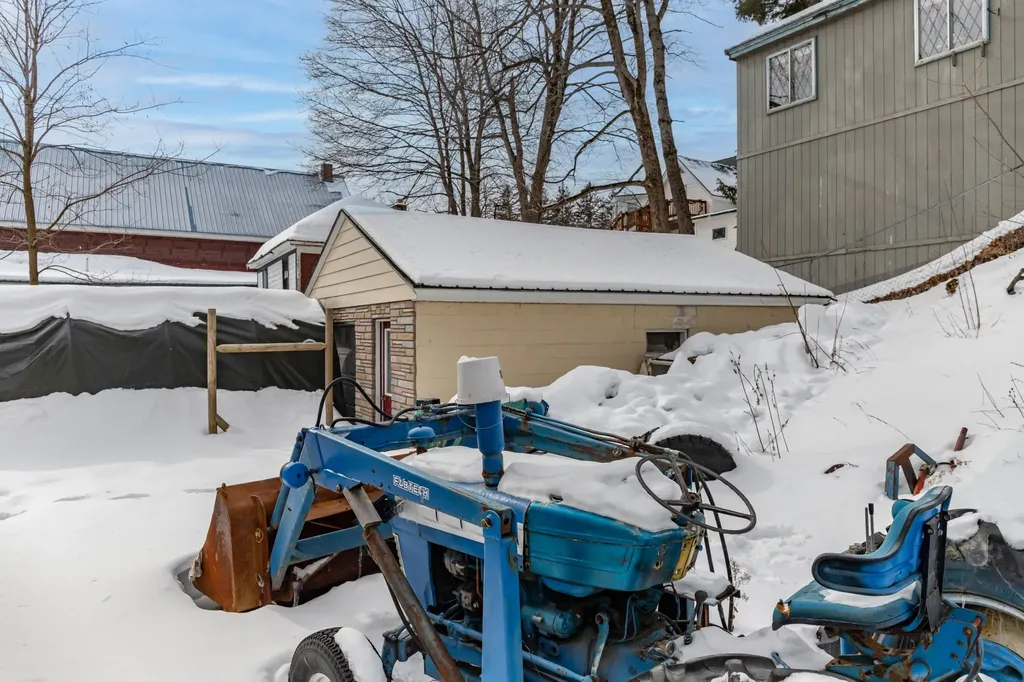 276 Penobscot Avenue Millinocket ME 04462