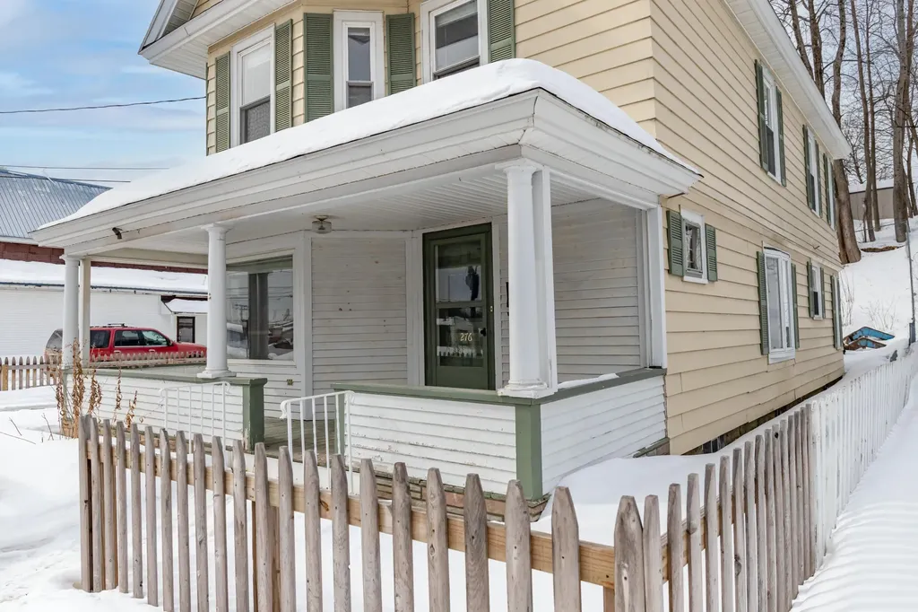 276 Penobscot Avenue Millinocket ME 04462