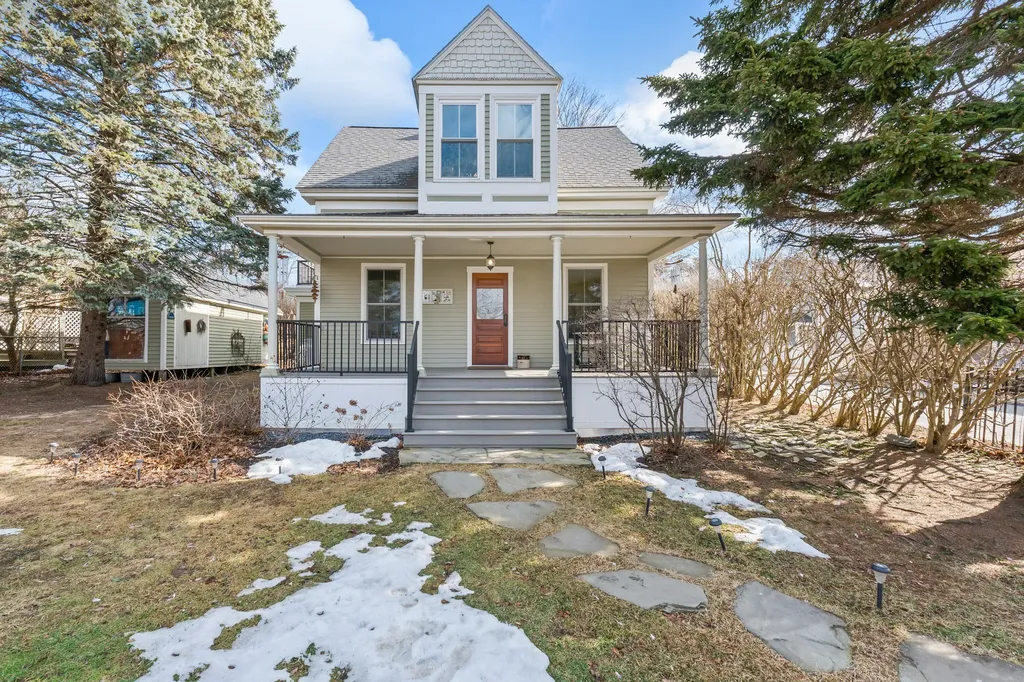 61 Island Avenue Portland ME 04108