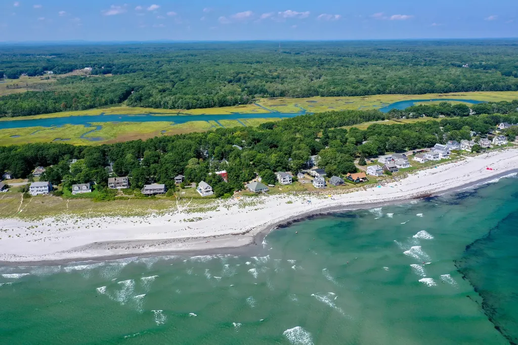 21-23 Waterside Lane Kennebunkport ME 04046