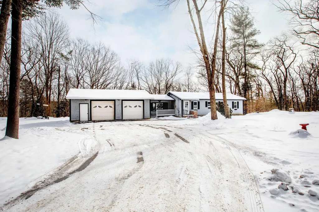 77 Westport Bridge Road Wiscasset ME 04578