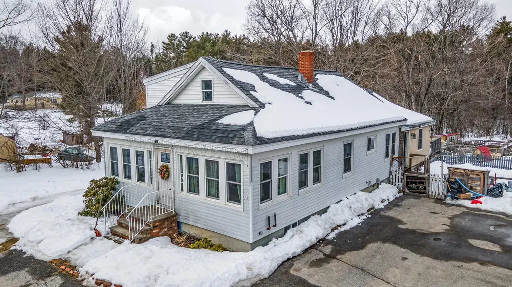 338 Kennebec Road Hampden ME 04444
