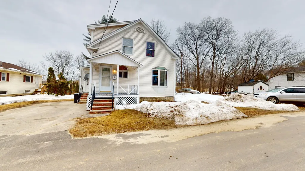 6 Ames Avenue Lewiston ME 04240