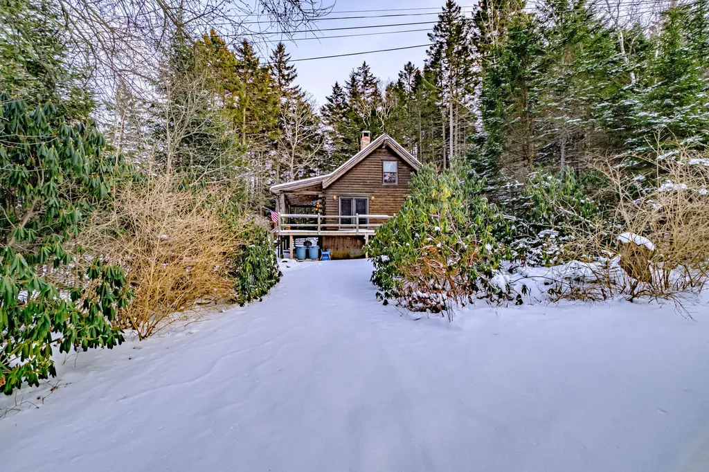 2 Schaefer Lane Saint George ME 04860