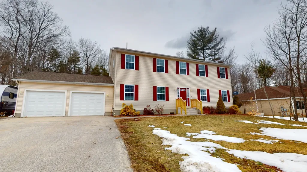 9 Macadamia Lane Lewiston ME 04240