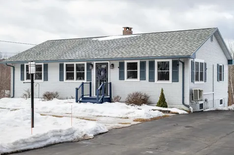 696 Old County Road Rockland ME 04841