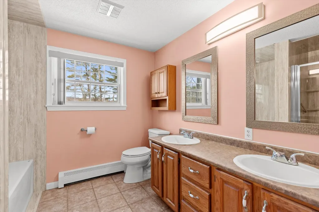 10 Place Lane Eliot ME 03903
