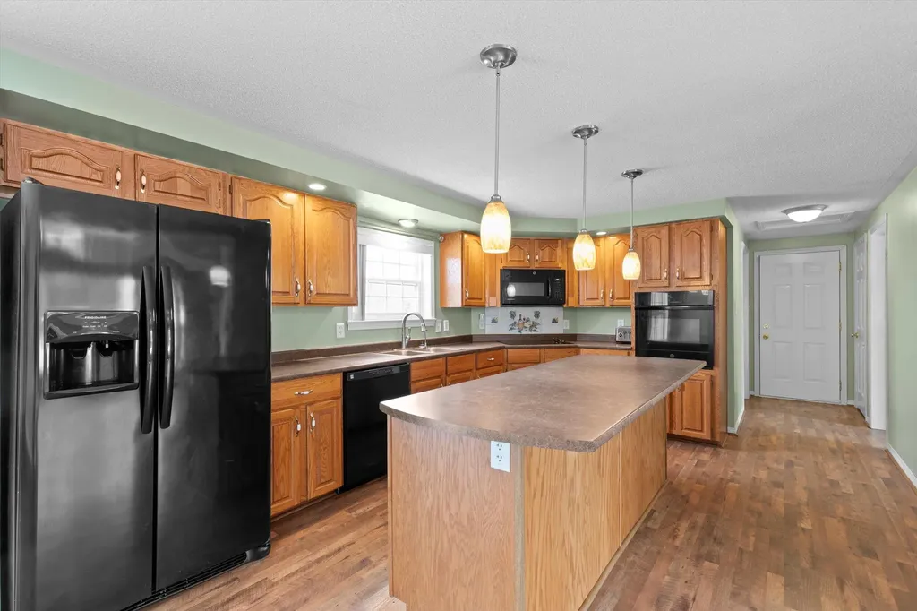10 Place Lane Eliot ME 03903