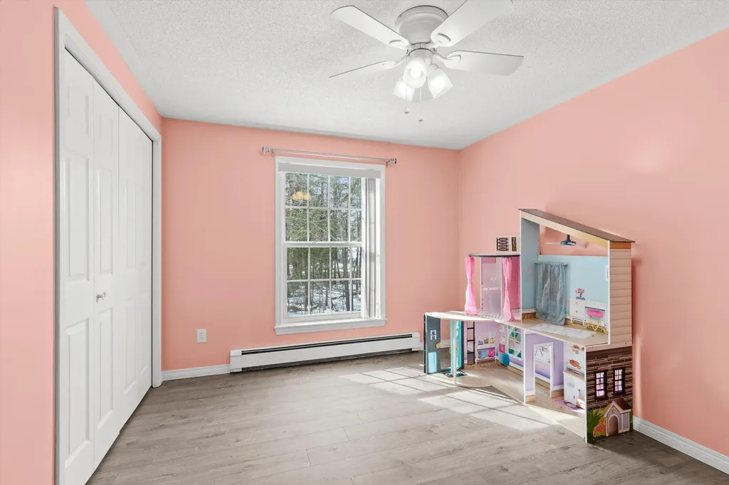 10 Place Lane Eliot ME 03903