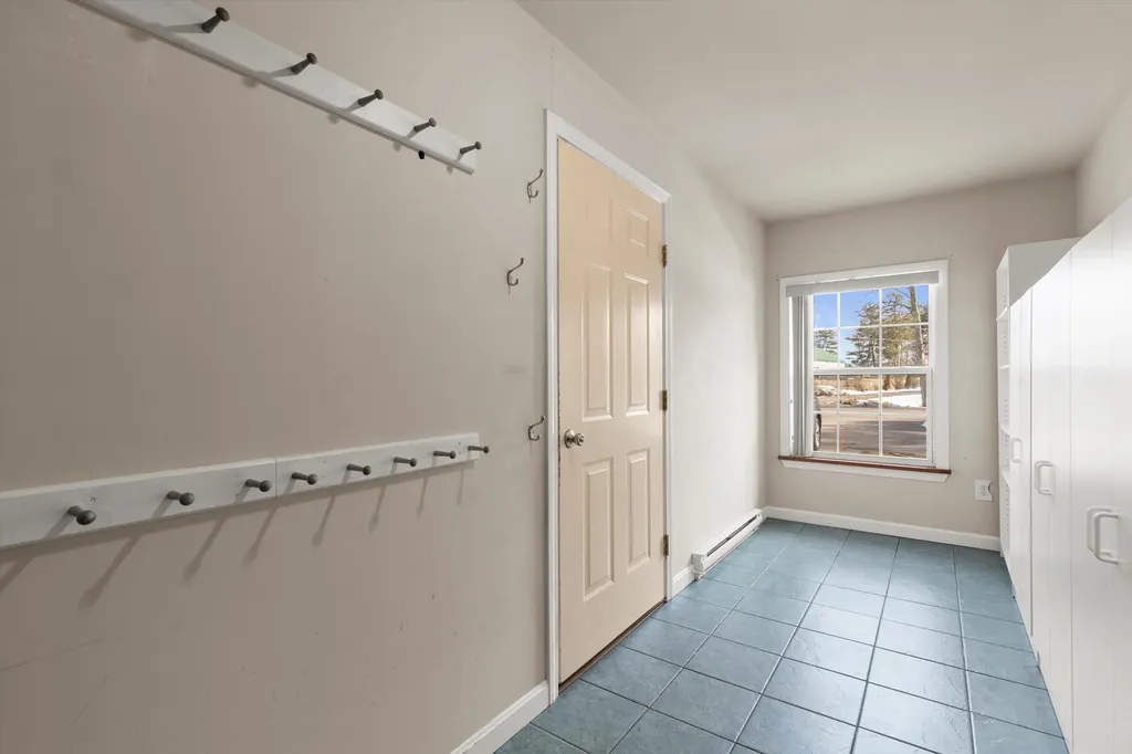 10 Place Lane Eliot ME 03903