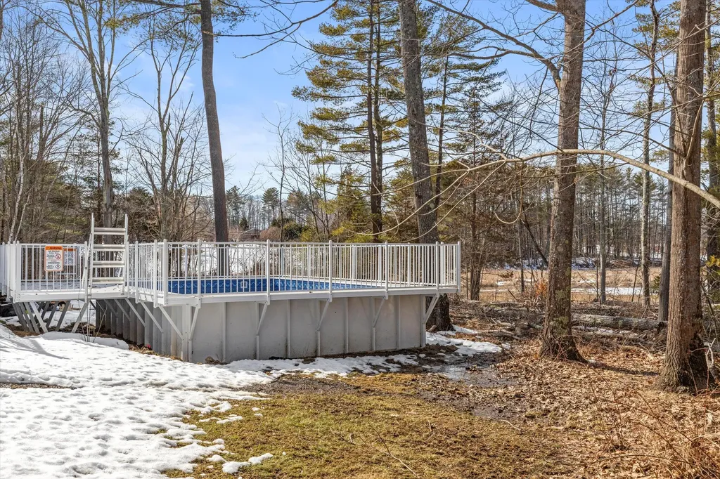 10 Place Lane Eliot ME 03903