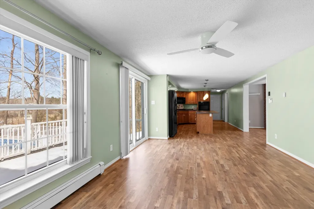 10 Place Lane Eliot ME 03903