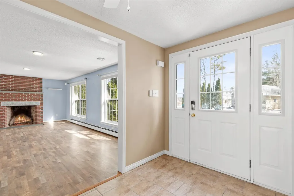 10 Place Lane Eliot ME 03903