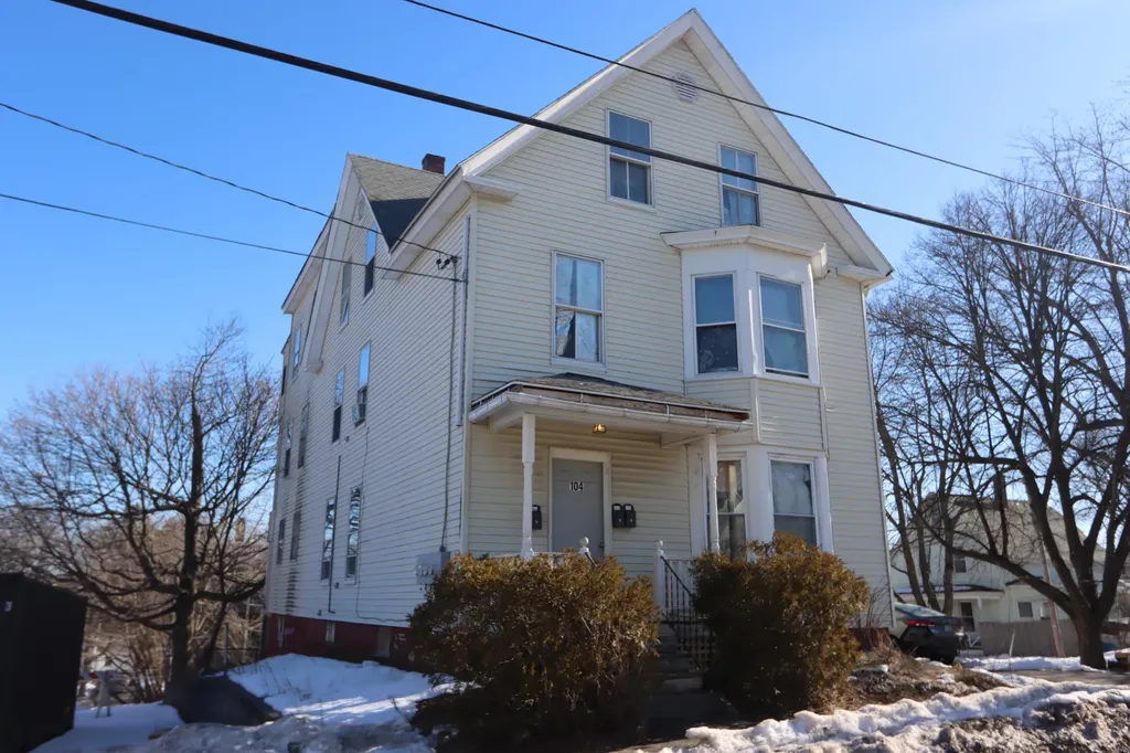 104 Third Street Auburn ME 04210
