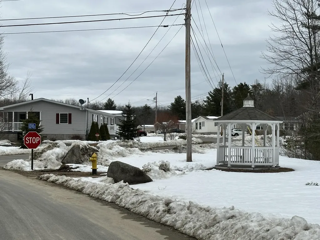 16 Commodore Drive Biddeford ME 04005