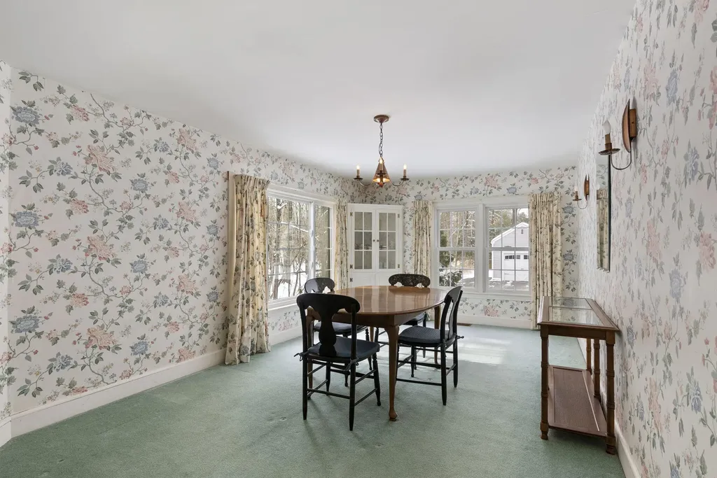 10 Kilborn Way Falmouth ME 04105