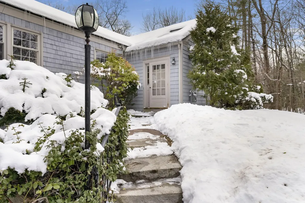 10 Kilborn Way Falmouth ME 04105