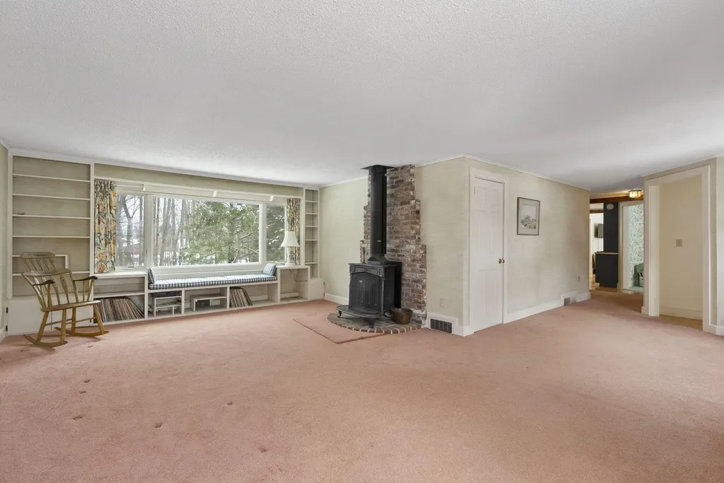 10 Kilborn Way Falmouth ME 04105