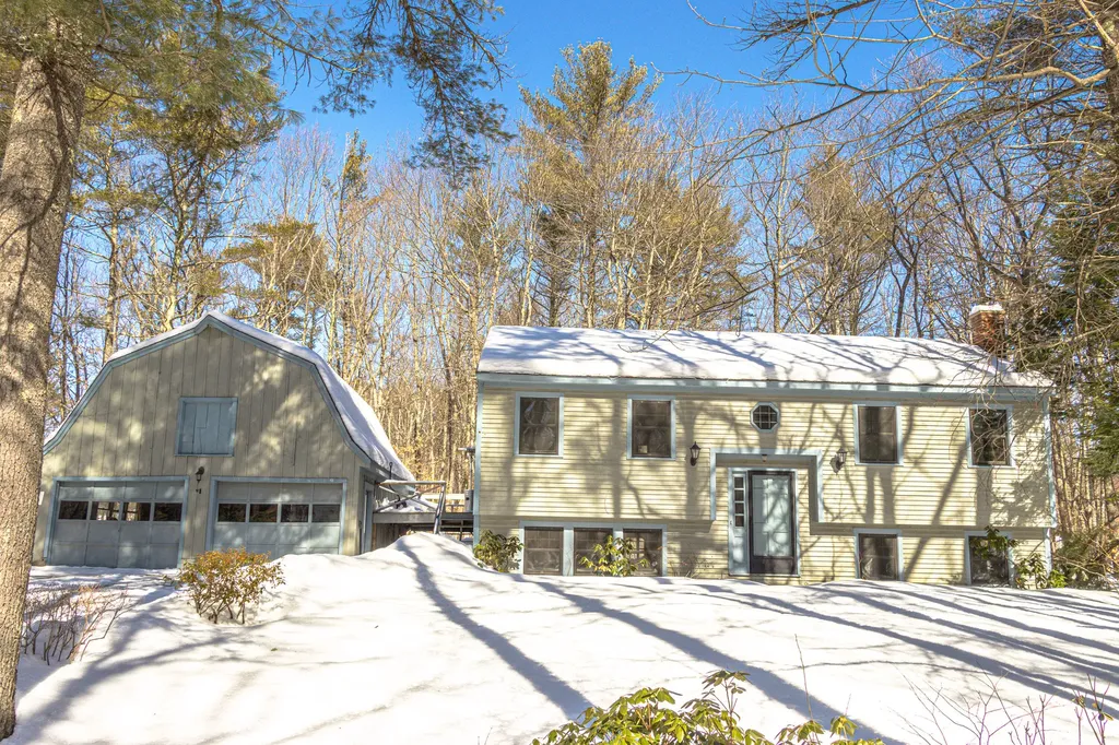 5 Charlonate Drive Gray ME 04039