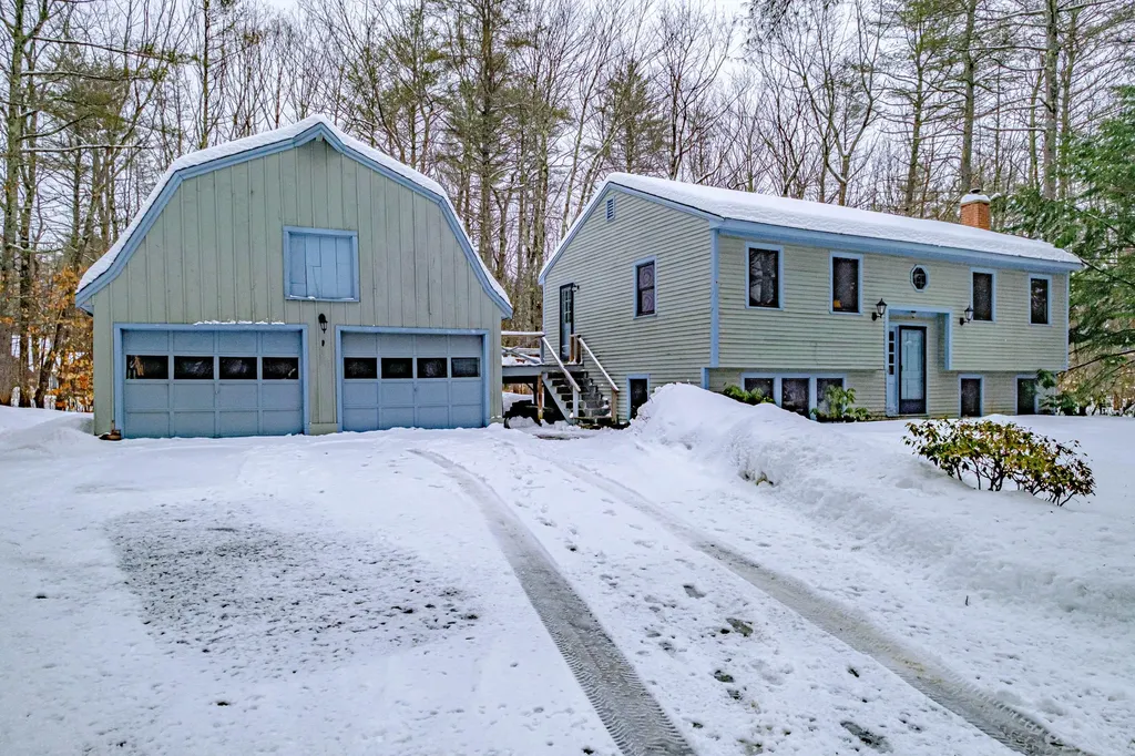 5 Charlonate Drive Gray ME 04039