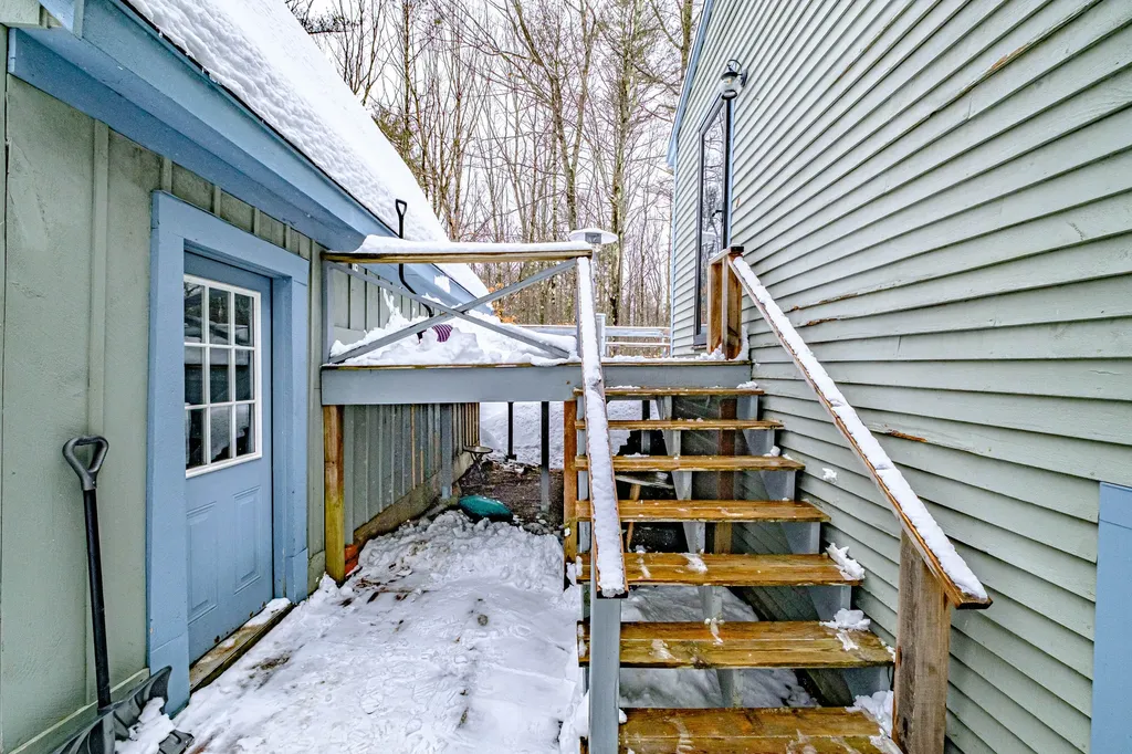 5 Charlonate Drive Gray ME 04039