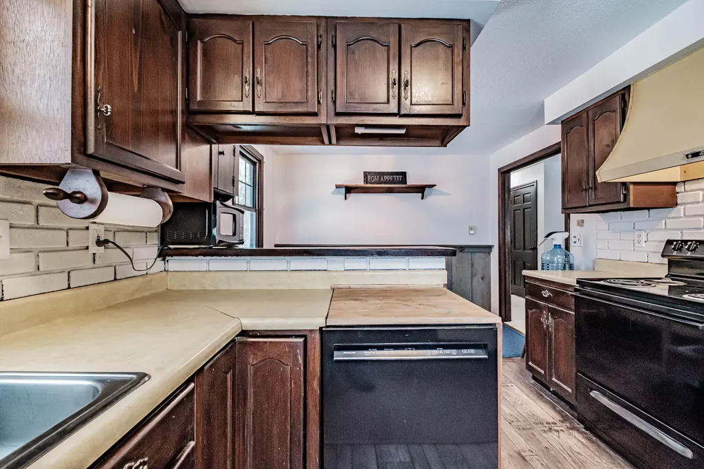 5 Charlonate Drive Gray ME 04039