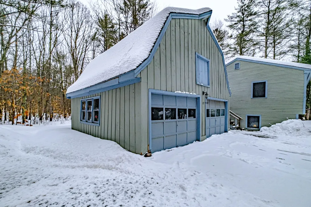 5 Charlonate Drive Gray ME 04039