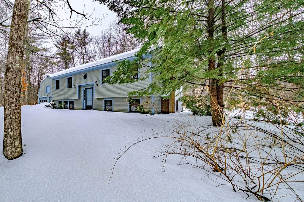 5 Charlonate Drive Gray ME 04039