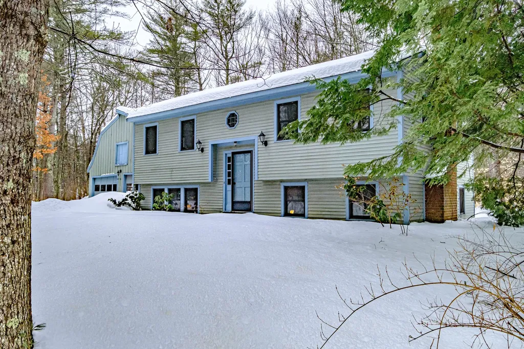 5 Charlonate Drive Gray ME 04039