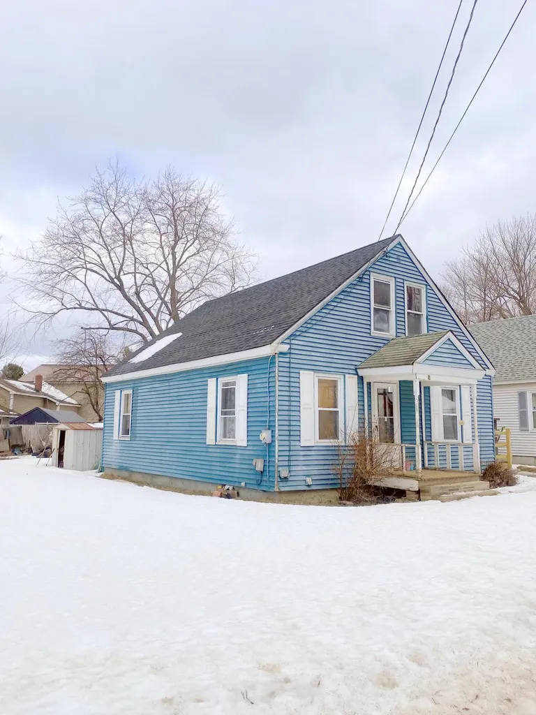 26 Montcalm Street Fairfield ME 04937