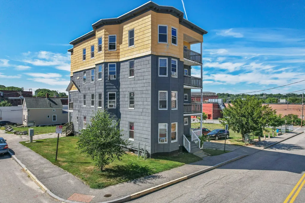 53 Maple Street Lewiston ME 04240