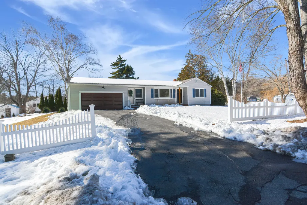 55 Fernald Road Kittery ME 03904