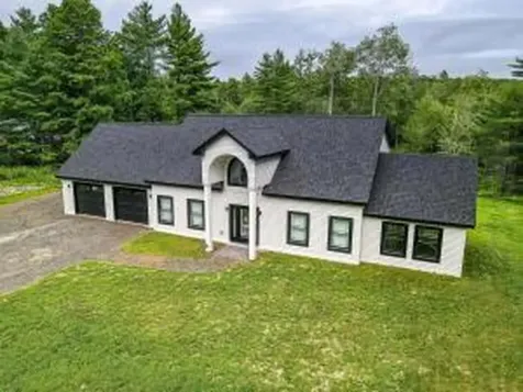 644 Pond Road Manchester ME 04351