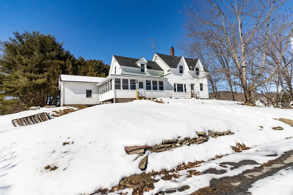 88 Island Road Sabattus ME 04280