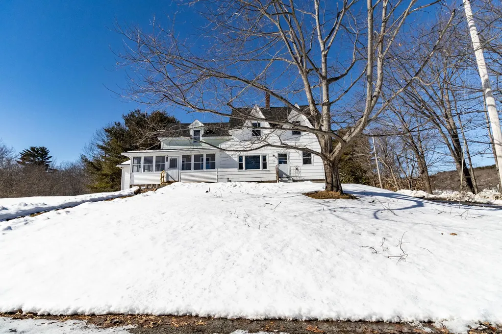 88 Island Road Sabattus ME 04280