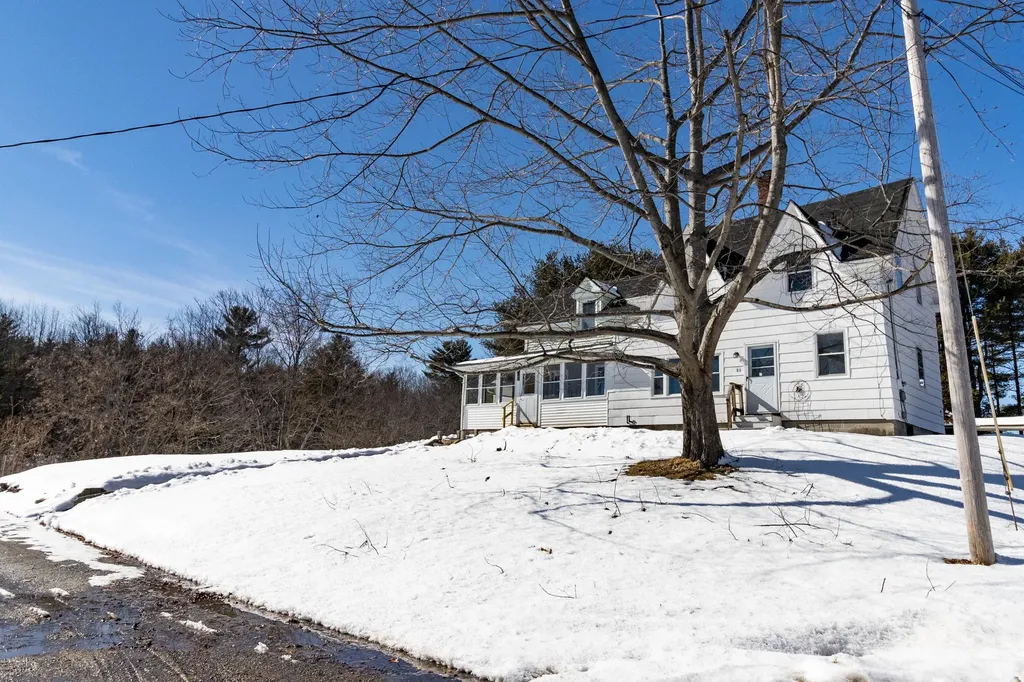 88 Island Road Sabattus ME 04280