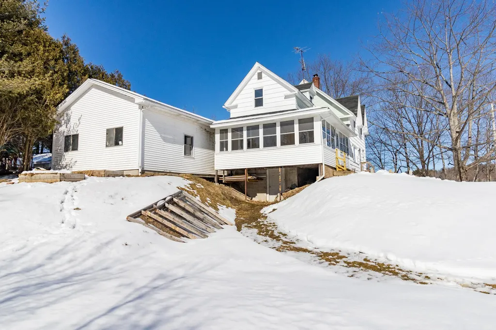 88 Island Road Sabattus ME 04280
