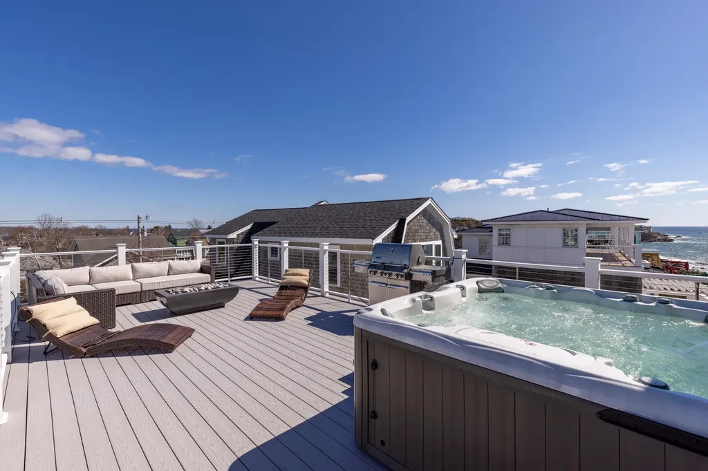 27 Nubble Road York ME 03909