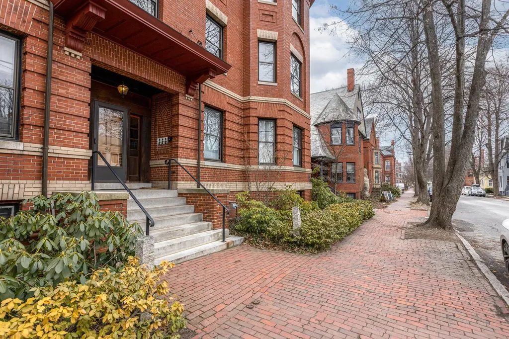 94 Neal Street Portland ME 04102