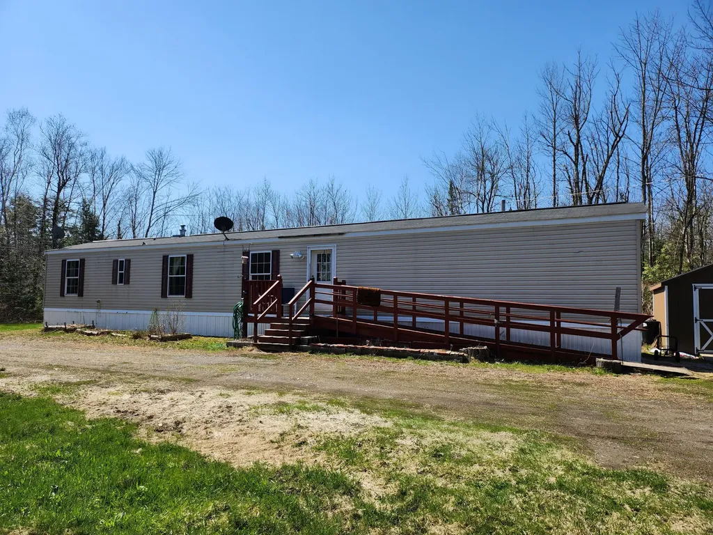 233 Mullen Road Newport ME 04953
