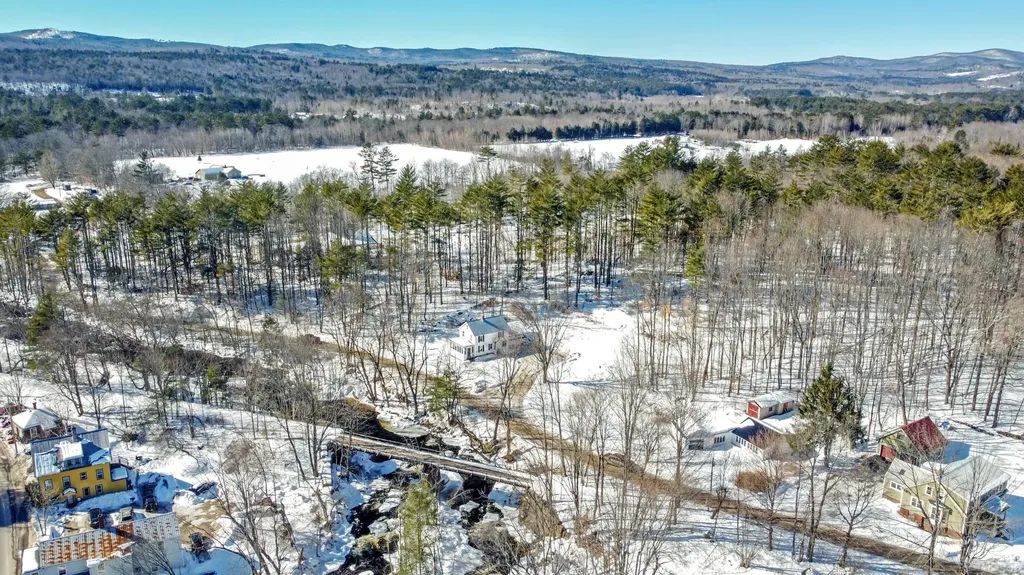 17 Faunce Road Buckfield ME 04220