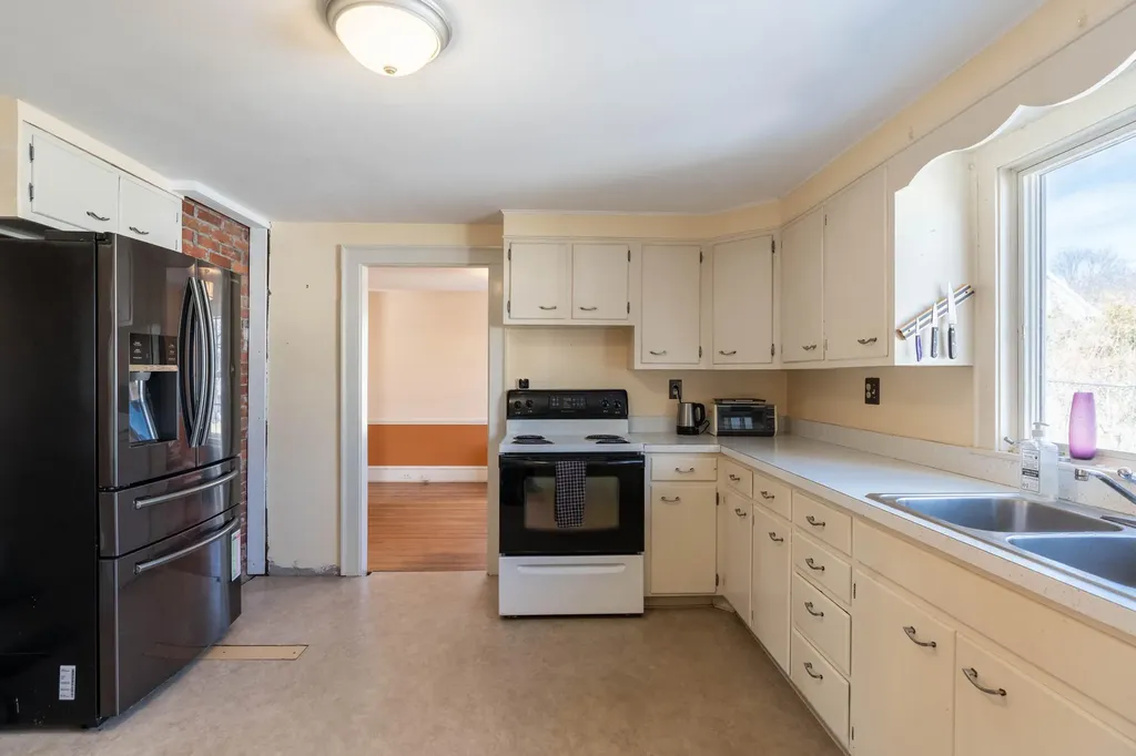61 Gleckler Road Portland ME 04103