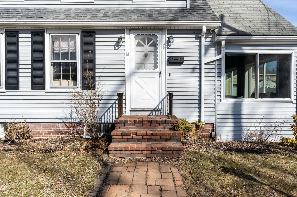 61 Gleckler Road Portland ME 04103