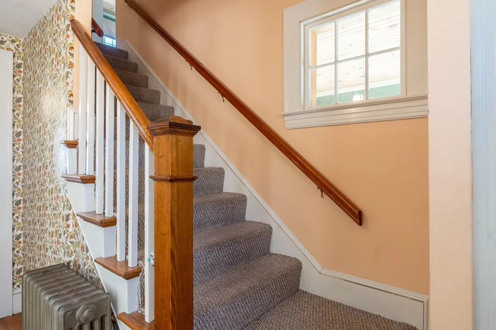 61 Gleckler Road Portland ME 04103