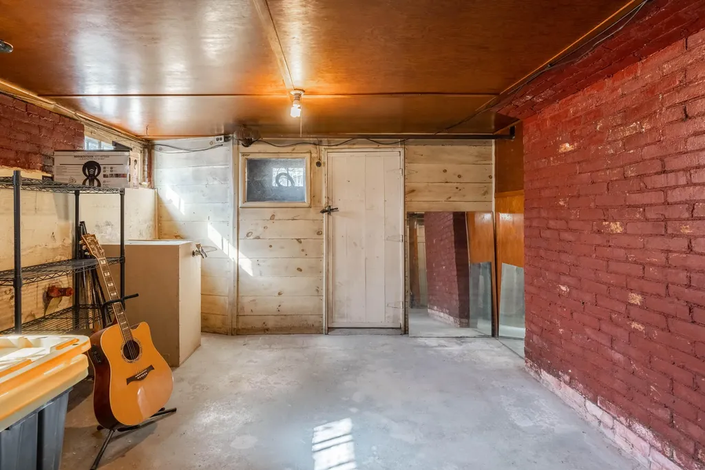 61 Gleckler Road Portland ME 04103