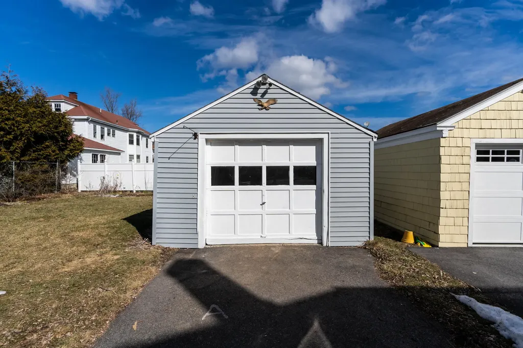 61 Gleckler Road Portland ME 04103