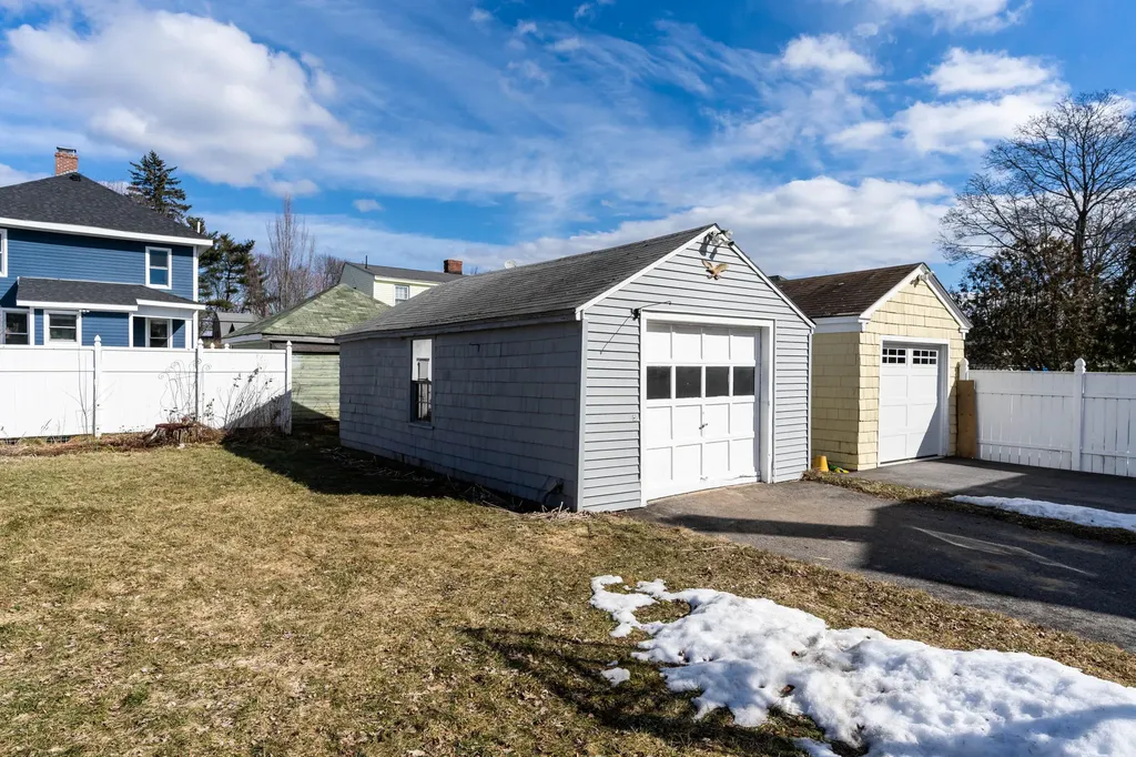 61 Gleckler Road Portland ME 04103