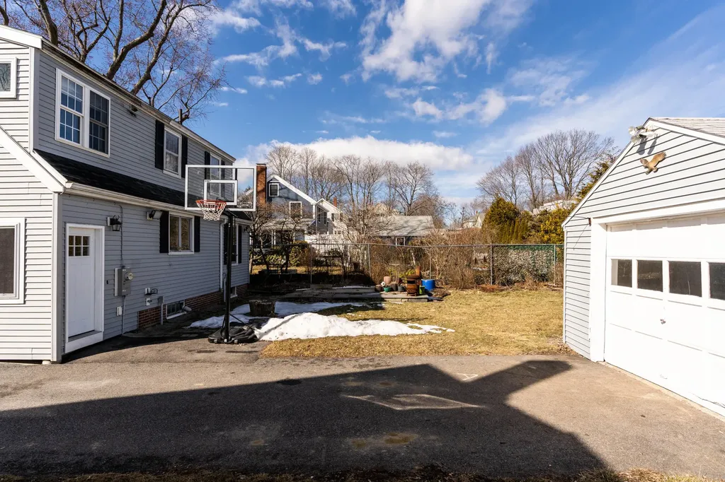 61 Gleckler Road Portland ME 04103